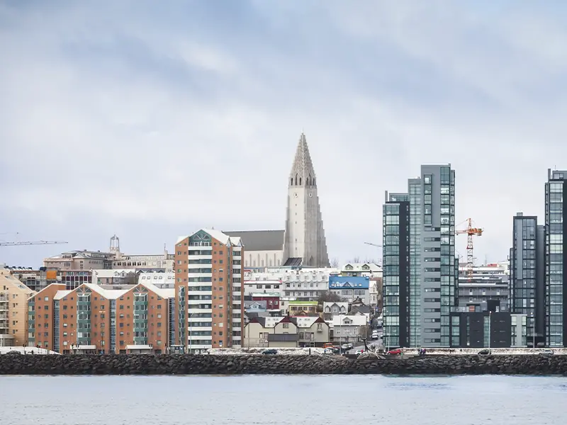 Hallgrimskirkja set fra havet