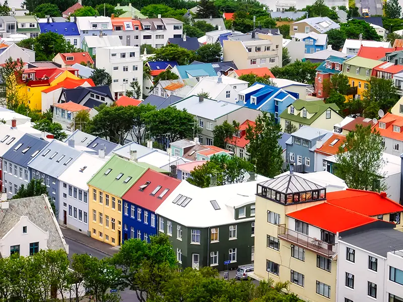 Smukke farverige huse i Islands hovedstad Reykjavik