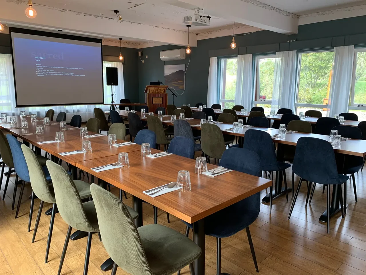 Konferencesal på Hotel Breiddalsvik