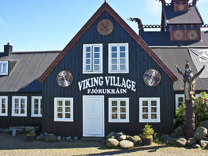 Indgangen til Hotel Viking Village i Island