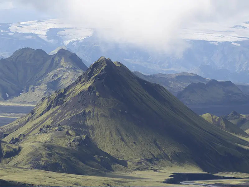 Vulkanerne Stórasúla og Eyjafjallajökull set fra luften