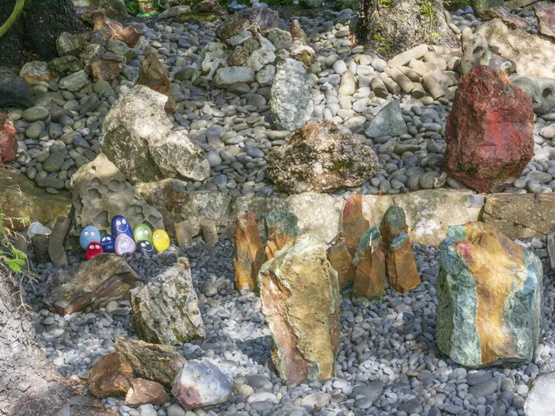 Udendørs stenmusuem ved Steinasafn Petra