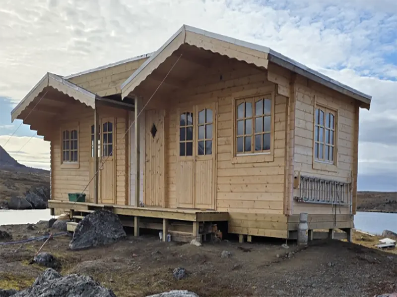 Hytte ved sø i Grønland