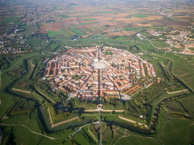 Luftfoto af Palmanova i Italien